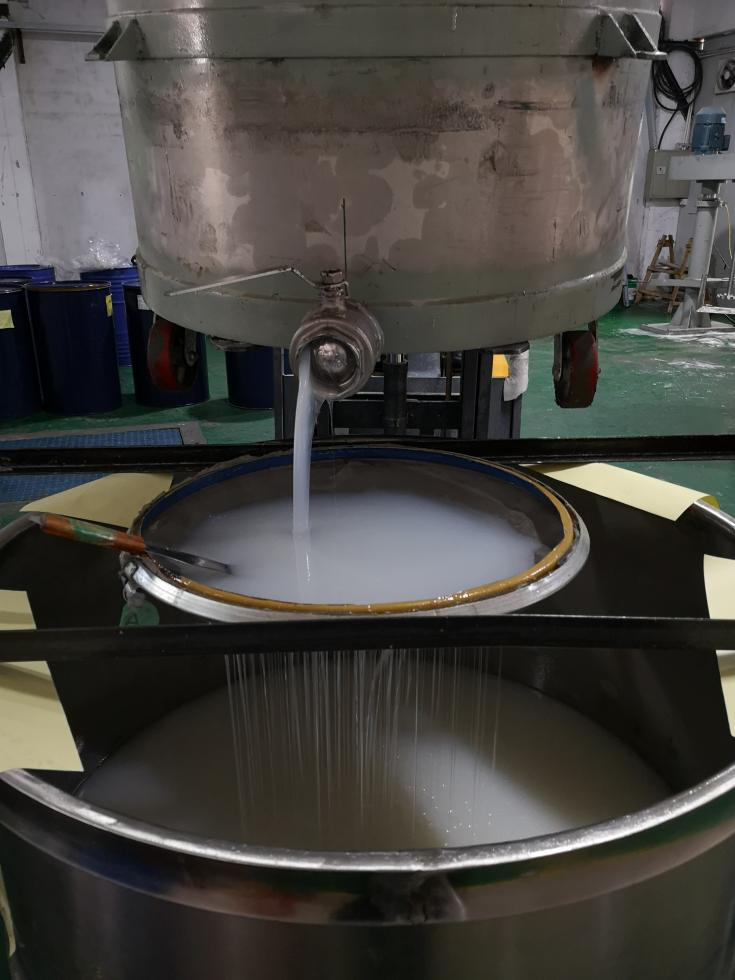 模具硅膠原料有雜質(zhì)怎么辦？